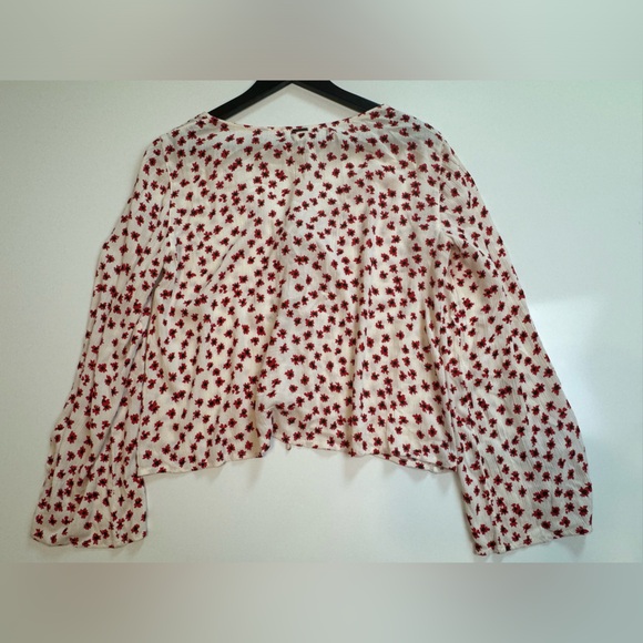 Billabong Lightweight Top Oversized Cream Red Flowers Print Long Sleeve Size S - Picture 3 of 11